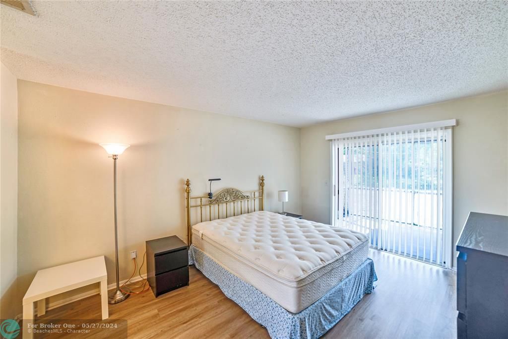 For Sale: $249,990 (2 beds, 2 baths, 1256 Square Feet)