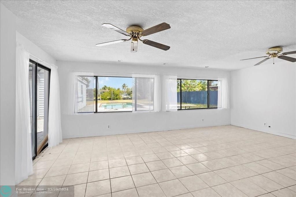 Active With Contract: $4,800 (3 beds, 2 baths, 1820 Square Feet)