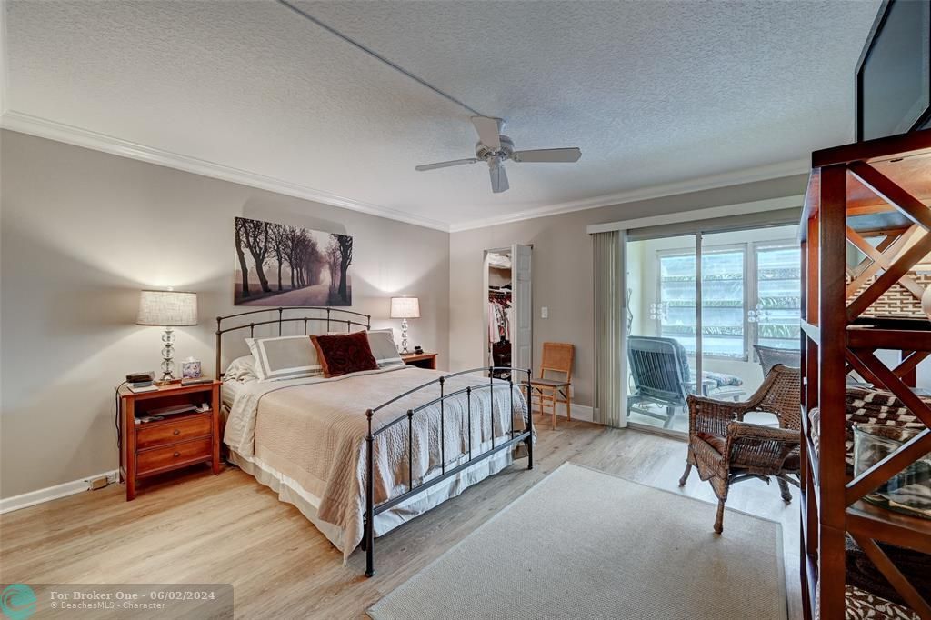 For Sale: $248,850 (2 beds, 2 baths, 1161 Square Feet)