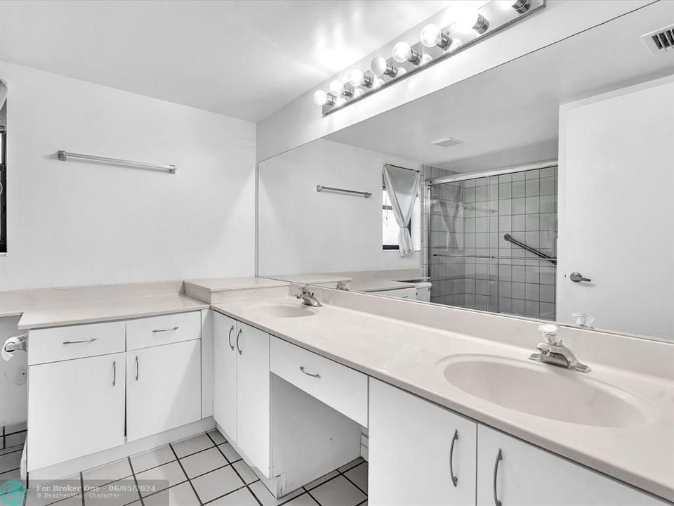 For Sale: $340,000 (2 beds, 2 baths, 1498 Square Feet)