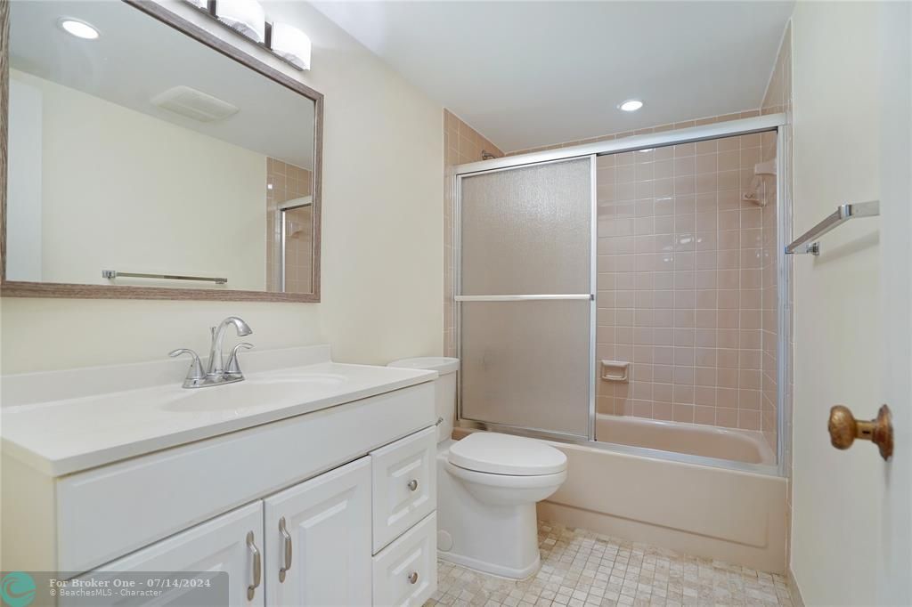 待售: $285,000 (2 贝兹, 2 浴室, 1190 平方英尺)