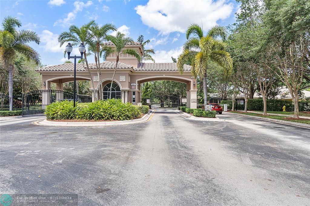 Active With Contract: $897,000 (4 beds, 3 baths, 2525 Square Feet)