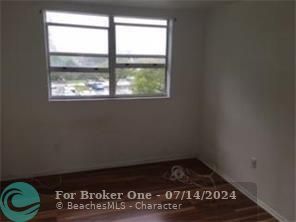 Active With Contract: $1,400 (1 beds, 1 baths, 700 Square Feet)
