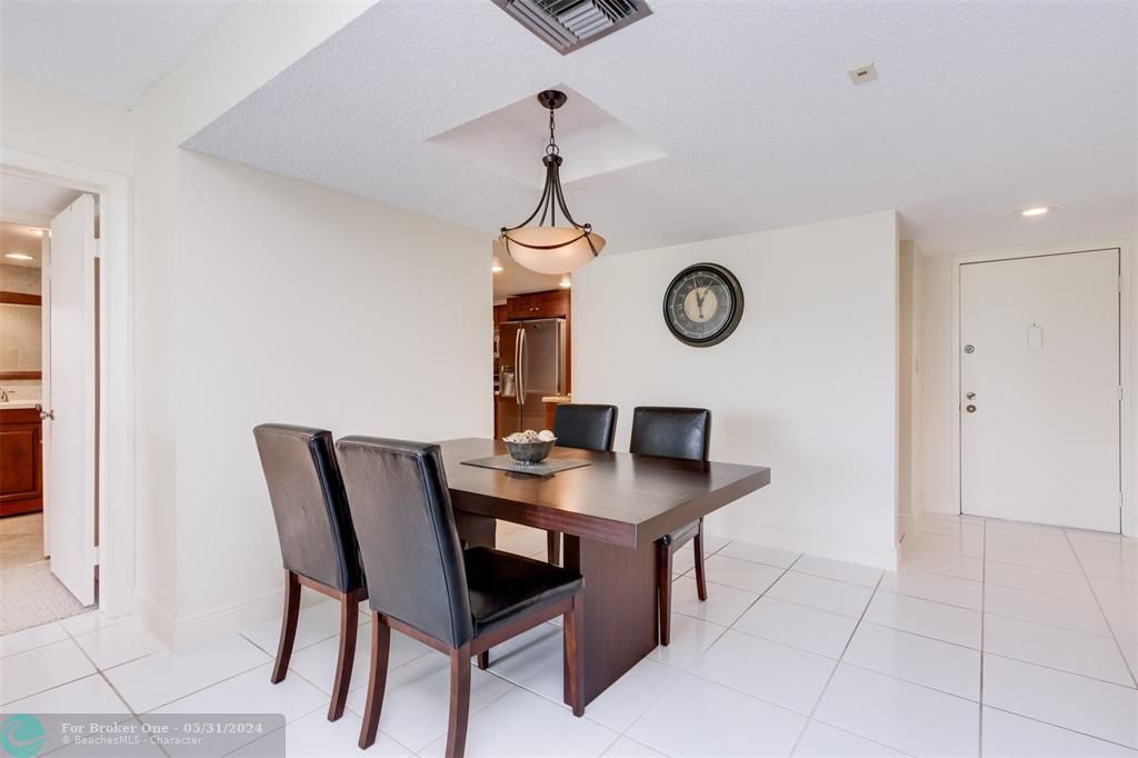 Active With Contract: $389,000 (2 beds, 2 baths, 1260 Square Feet)