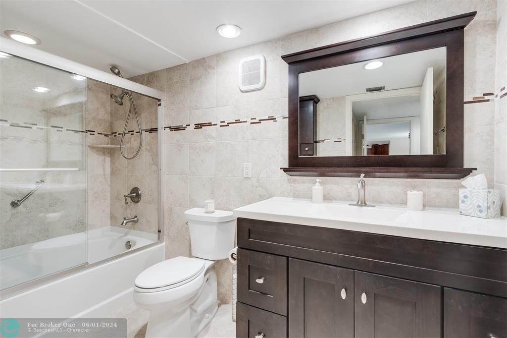 待售: $389,000 (2 贝兹, 2 浴室, 1260 平方英尺)