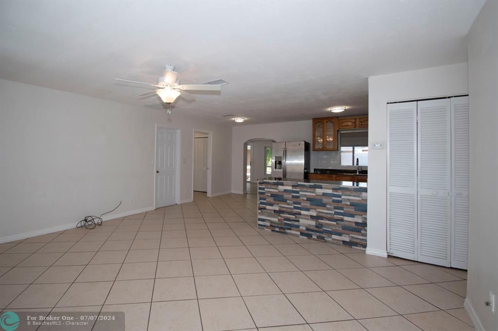 For Sale: $299,900 (3 beds, 2 baths, 1570 Square Feet)