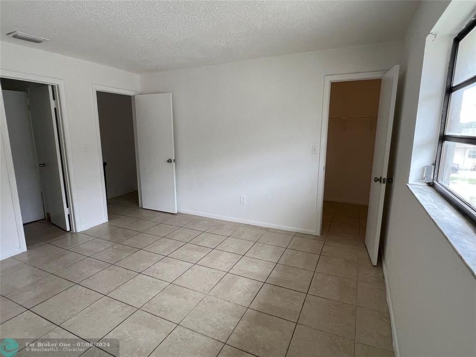 For Sale: $198,000 (2 beds, 1 baths, 1020 Square Feet)