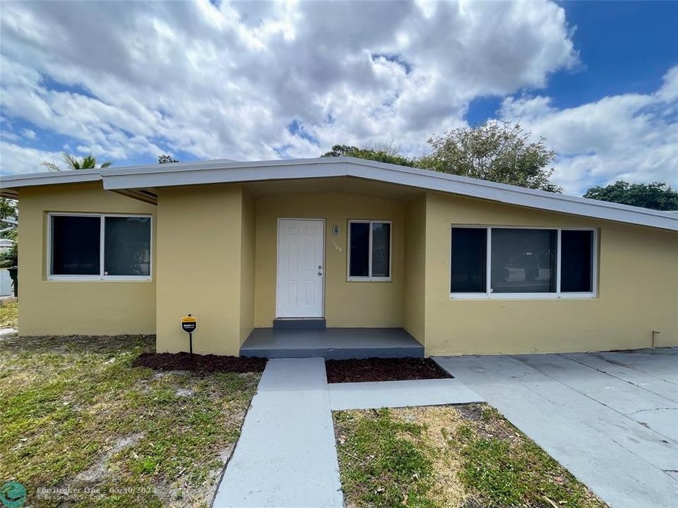 For Sale: $419,990 (4 beds, 2 baths, 1271 Square Feet)