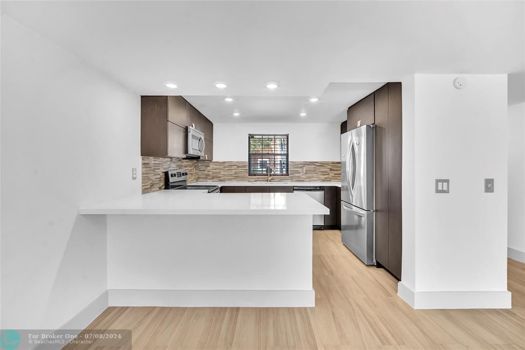 For Sale: $389,000 (2 beds, 2 baths, 1616 Square Feet)