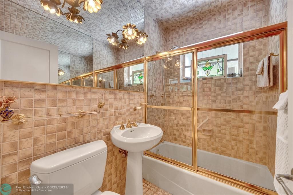 待售: $2,200,000 (3 贝兹, 2 浴室, 1540 平方英尺)