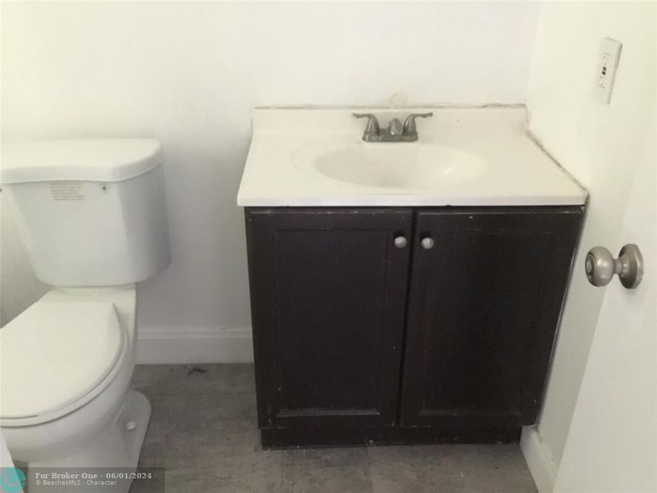 For Rent: $1,700 (1 beds, 1 baths, 500 Square Feet)