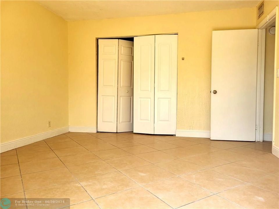 For Sale: $209,950 (2 beds, 1 baths, 752 Square Feet)
