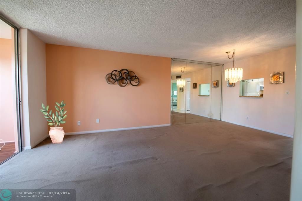 For Sale: $120,000 (2 beds, 2 baths, 850 Square Feet)