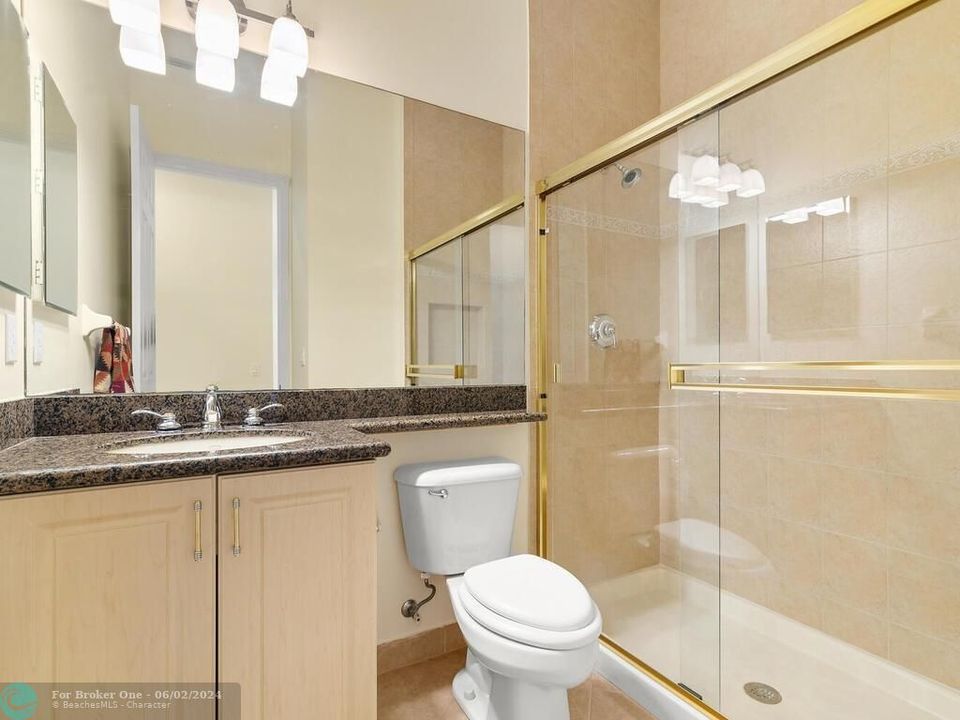 待售: $550,000 (2 贝兹, 2 浴室, 2176 平方英尺)