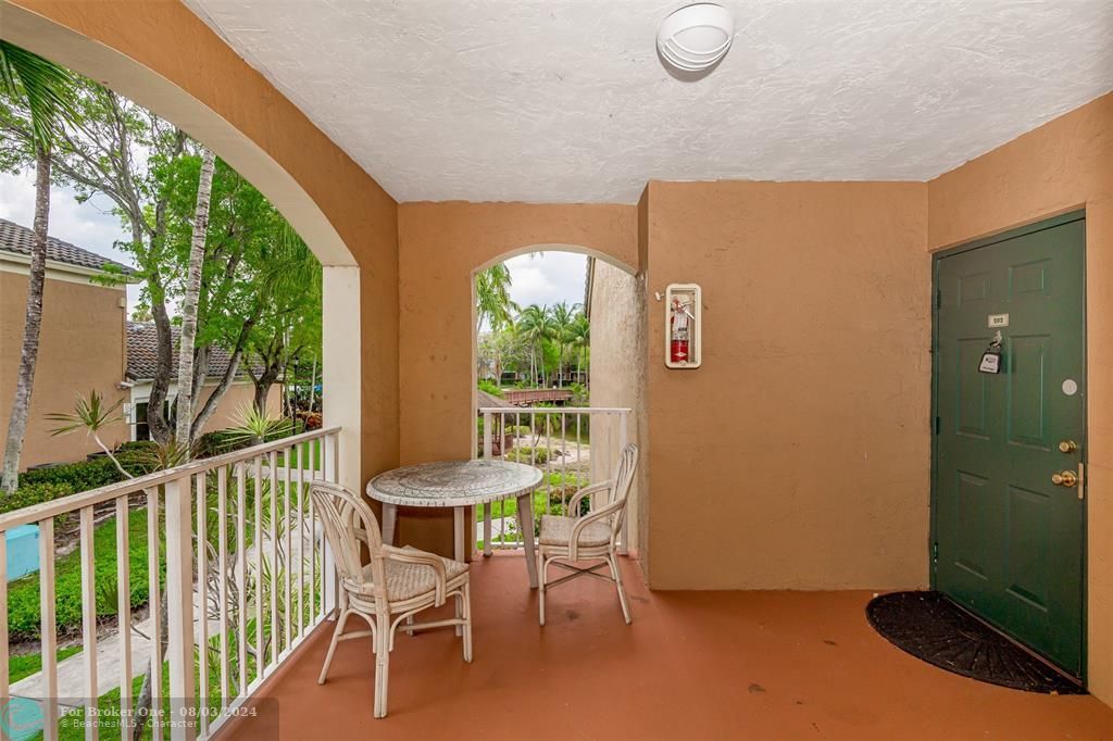 Active With Contract: $2,150 (2 beds, 2 baths, 1112 Square Feet)