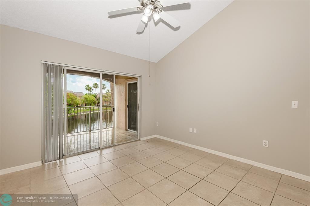 Active With Contract: $2,150 (2 beds, 2 baths, 1112 Square Feet)