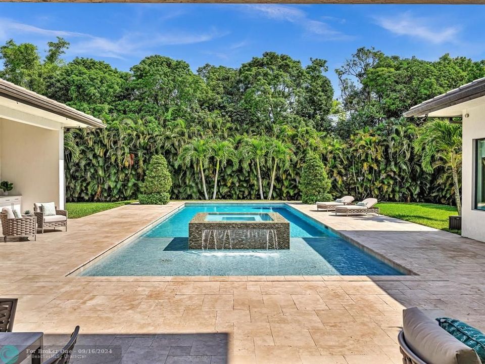 En Venta: $3,995,000 (6 camas, 7 baños, 6428 Pies cuadrados)