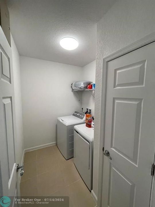 For Rent: $2,350 (3 beds, 2 baths, 1477 Square Feet)
