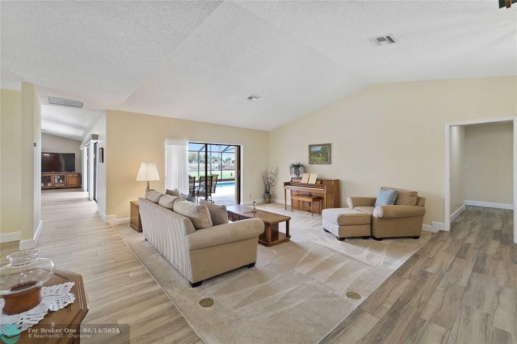 Active With Contract: $775,000 (4 beds, 2 baths, 2682 Square Feet)