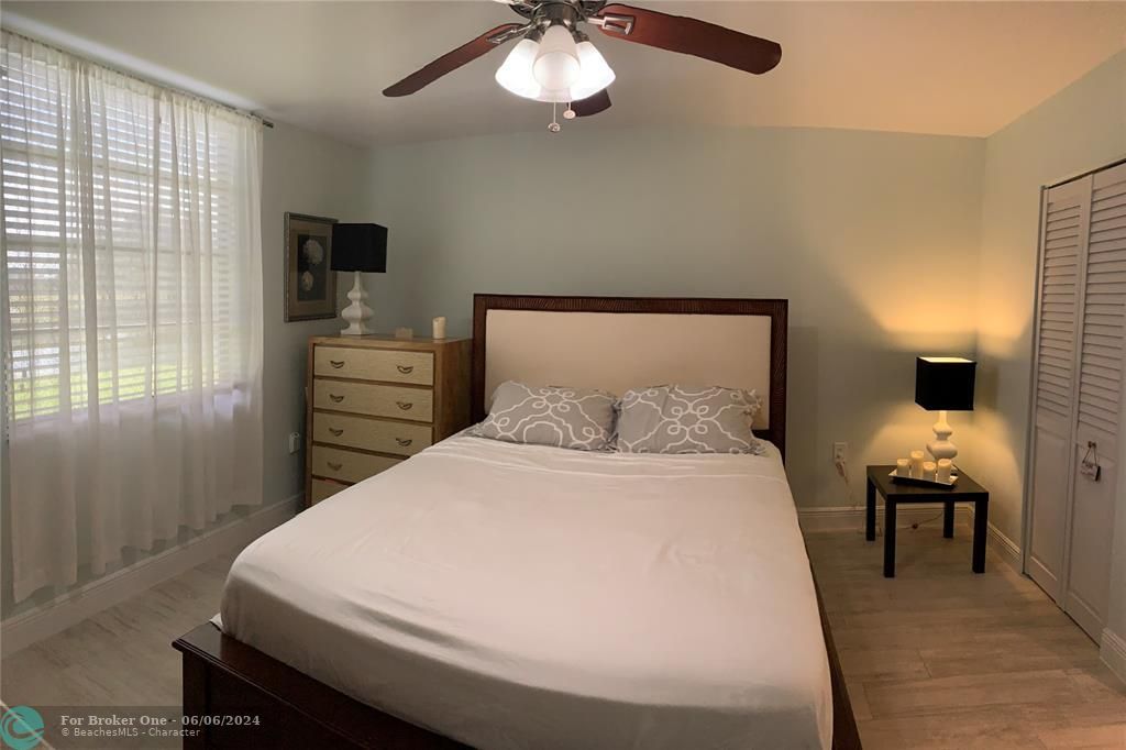 For Sale: $350,000 (2 beds, 2 baths, 1385 Square Feet)