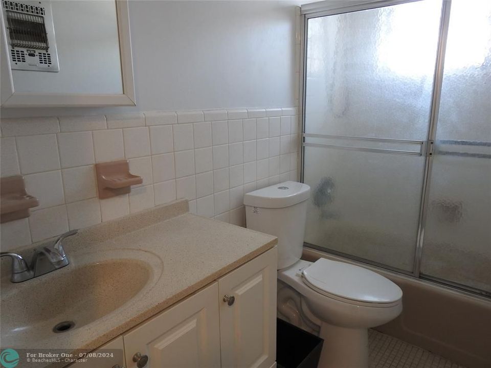 For Sale: $1,575 (1 beds, 1 baths, 0 Square Feet)