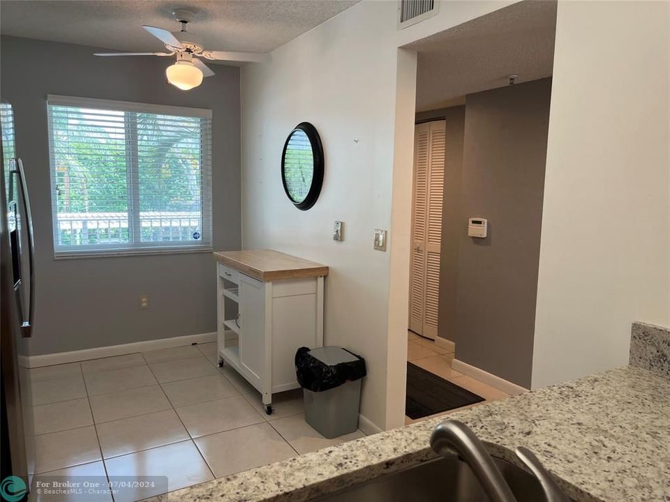 For Sale: $290,000 (2 beds, 2 baths, 1392 Square Feet)