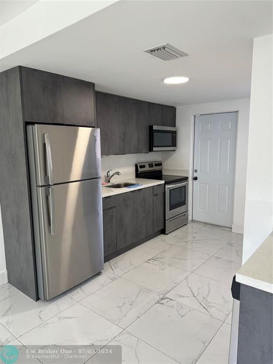 Active With Contract: $3,100 (3 beds, 2 baths, 1400 Square Feet)