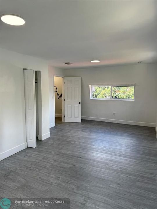 Active With Contract: $3,100 (3 beds, 2 baths, 1400 Square Feet)