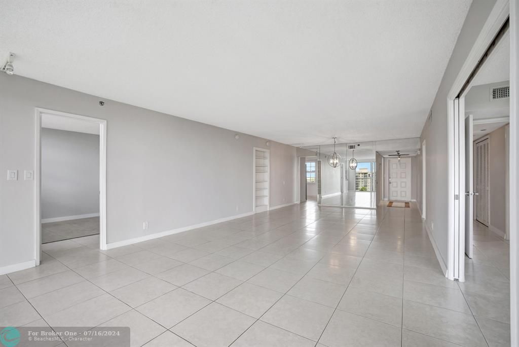 For Sale: $374,500 (3 beds, 2 baths, 1710 Square Feet)