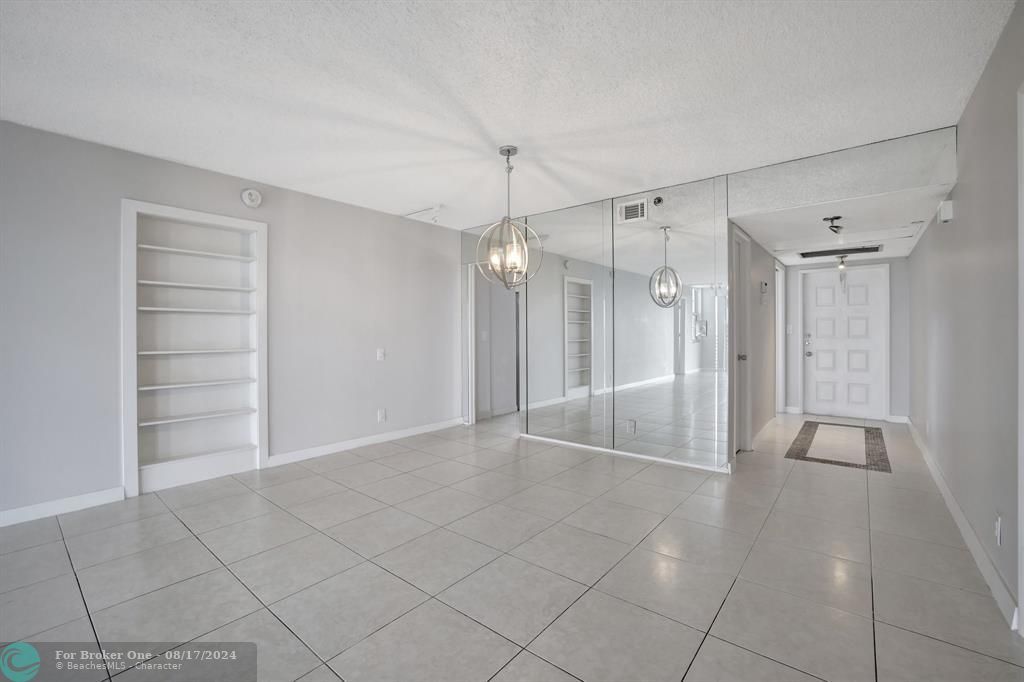 For Sale: $384,500 (3 beds, 2 baths, 1710 Square Feet)