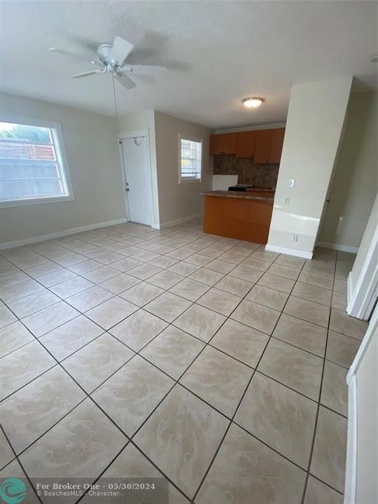 For Sale: $1,950 (2 beds, 1 baths, 2760 Square Feet)