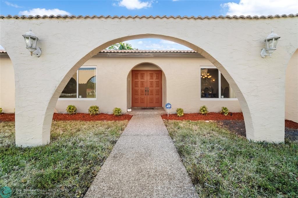 Active With Contract: $639,900 (4 beds, 3 baths, 2532 Square Feet)