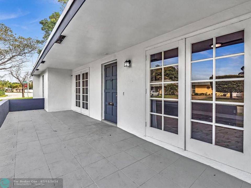 For Sale: $599,000 (4 beds, 2 baths, 2112 Square Feet)