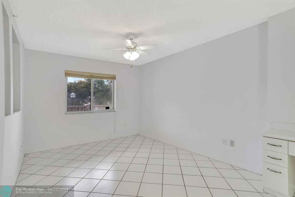 For Sale: $249,000 (2 beds, 2 baths, 1500 Square Feet)