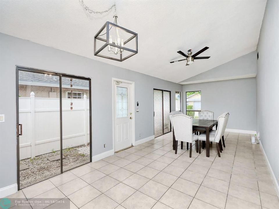 Active With Contract: $354,900 (3 beds, 2 baths, 1150 Square Feet)