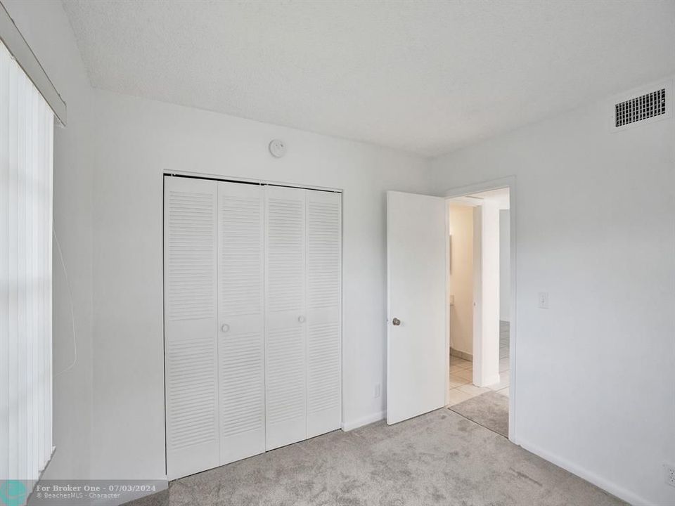 For Sale: $225,000 (2 beds, 2 baths, 815 Square Feet)
