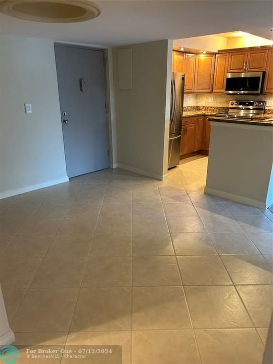 For Rent: $2,200 (2 beds, 2 baths, 1000 Square Feet)
