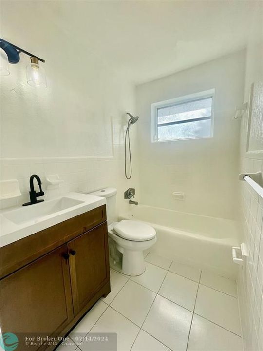 出租: $4,000 (3 贝兹, 2 浴室, 1426 平方英尺)