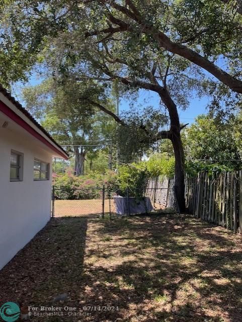 For Rent: $4,000 (3 beds, 2 baths, 1426 Square Feet)