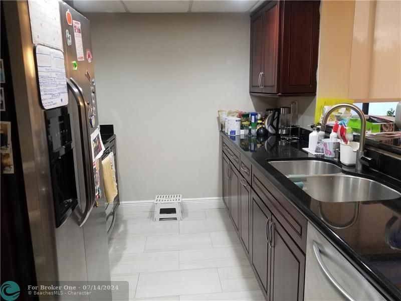 For Rent: $4,500 (3 beds, 2 baths, 1673 Square Feet)