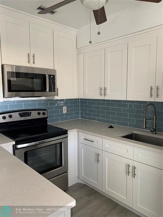 Active With Contract: $2,500 (2 beds, 1 baths, 825 Square Feet)
