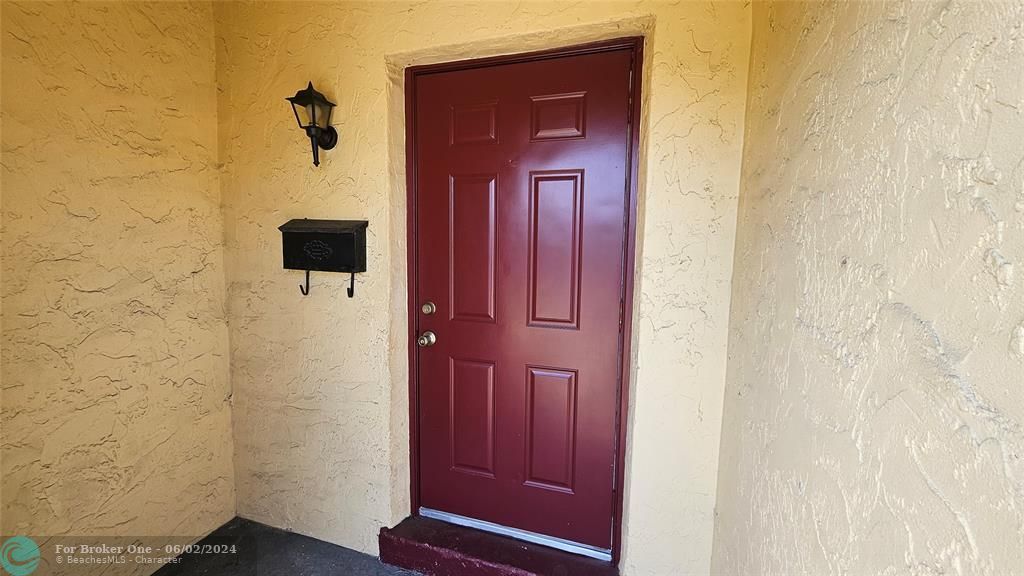 For Rent: $2,450 (3 beds, 2 baths, 1545 Square Feet)
