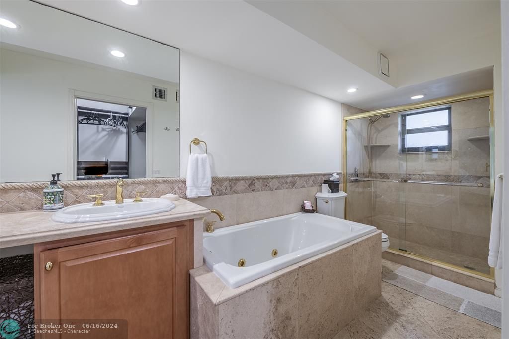 В аренду: $6,000 (2 спален, 2 ванн, 1394 Квадратных фут)