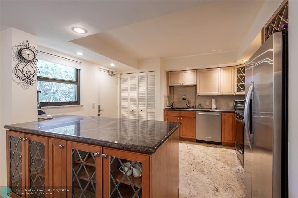 For Rent: $6,000 (2 beds, 2 baths, 1394 Square Feet)