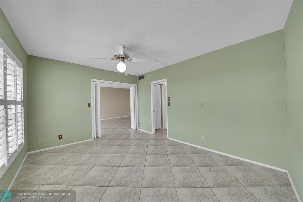 For Sale: $199,000 (2 beds, 2 baths, 1150 Square Feet)