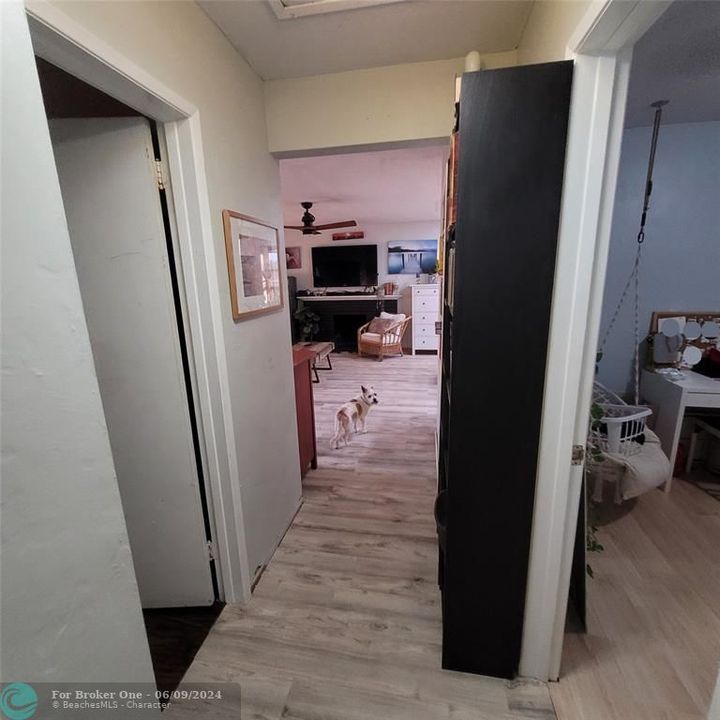 For Sale: $500,000 (3 beds, 1 baths, 1070 Square Feet)