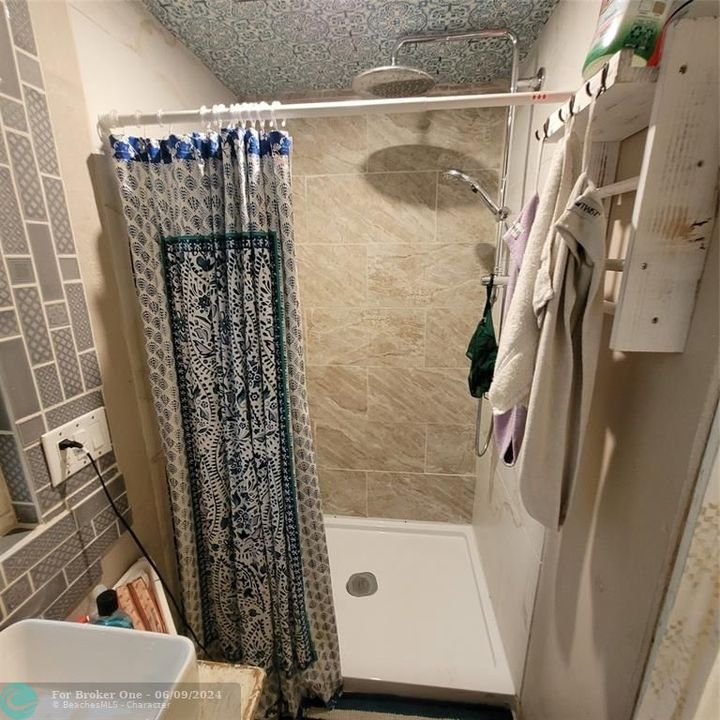 待售: $500,000 (3 贝兹, 1 浴室, 1070 平方英尺)