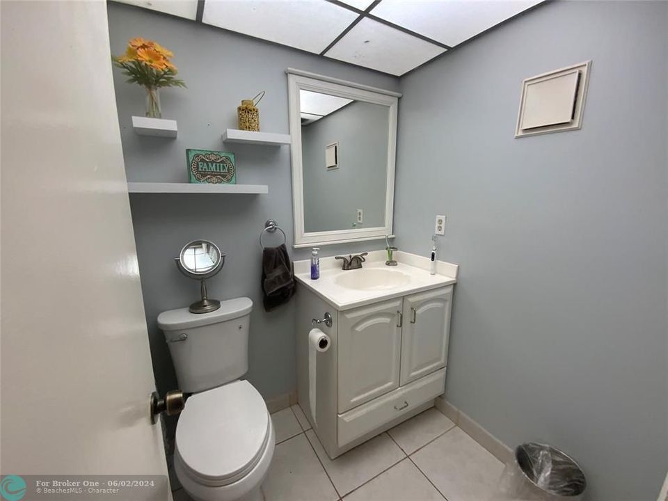 待售: $168,000 (1 贝兹, 1 浴室, 740 平方英尺)
