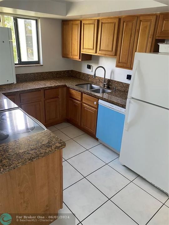 For Rent: $3,000 (3 beds, 2 baths, 1810 Square Feet)