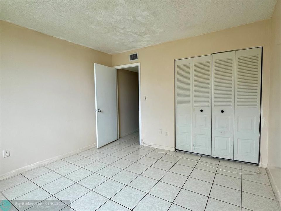 For Sale: $185,000 (2 beds, 2 baths, 1000 Square Feet)